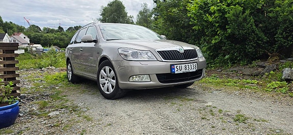 Skoda Octavia 2 of 9