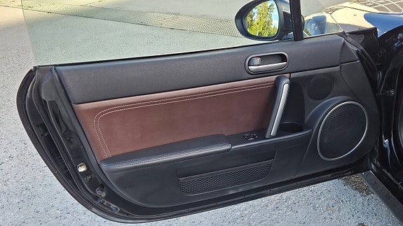 Mazda MX-5 4 of 15