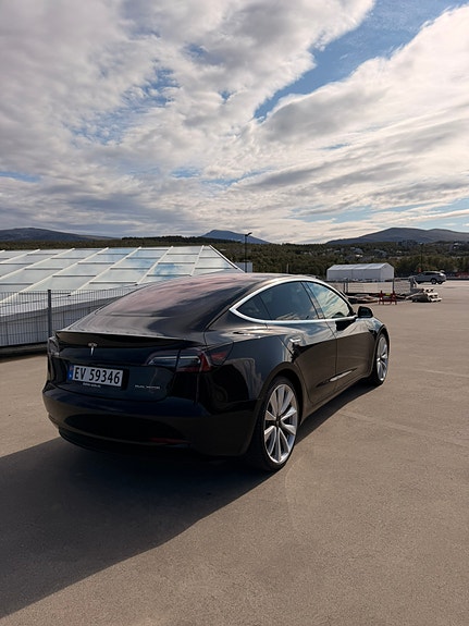 Tesla Model 3 11 of 30