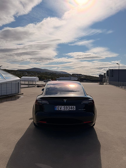 Tesla Model 3 8 of 30