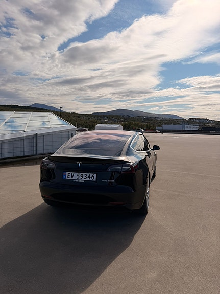 Tesla Model 3 10 of 30