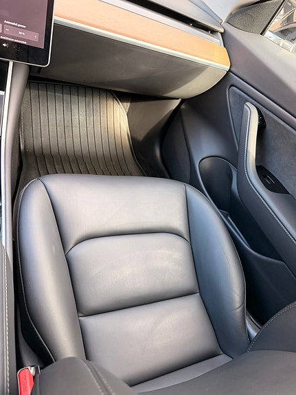 Tesla Model 3 29 of 30