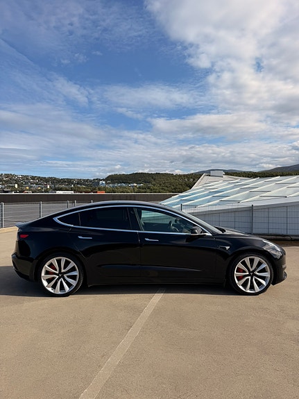 Tesla Model 3 13 of 30