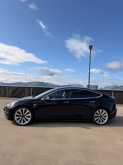 Tesla Model 3 4 of 30