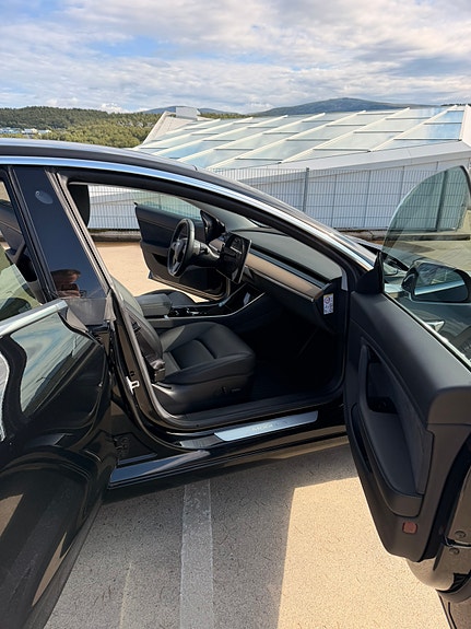 Tesla Model 3 23 of 30
