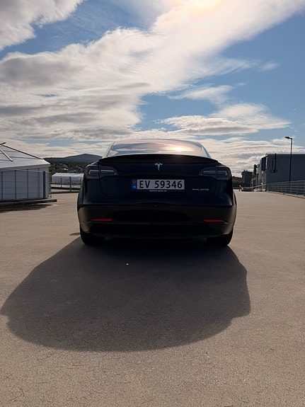 Tesla Model 3 9 of 30