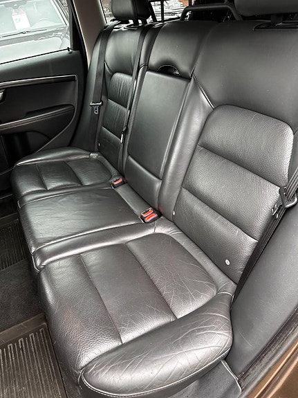 Volvo XC70 12 of 30
