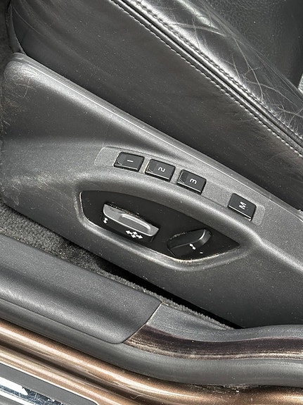 Volvo XC70 11 of 30