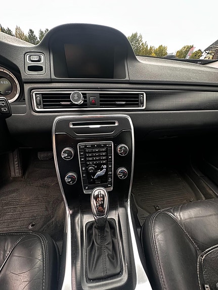 Volvo XC70 14 of 30