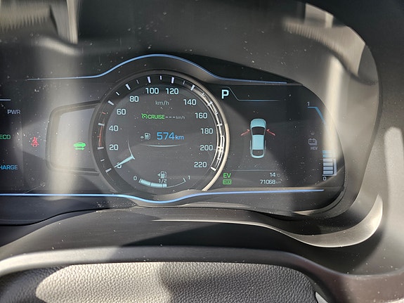 Hyundai IONIQ 20 of 30