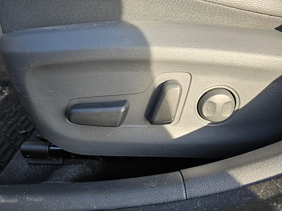 Hyundai IONIQ 29 of 30