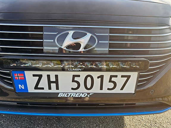 Hyundai IONIQ 10 of 30