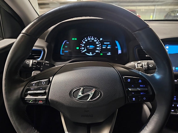 Hyundai IONIQ 15 of 30