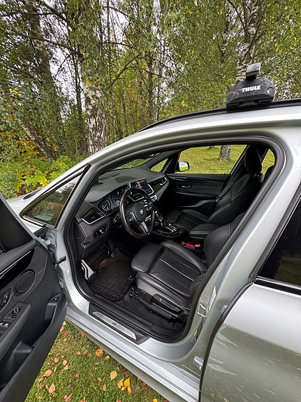 BMW 225xe 14 of 21