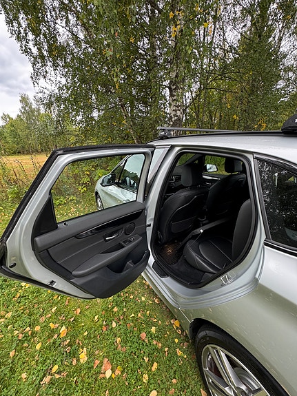 BMW 225xe 15 of 21