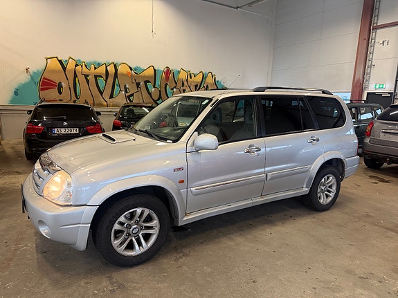 Suzuki Grand Vitara 4 of 20