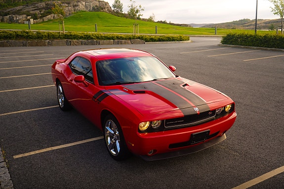 Dodge Challenger 3 of 23