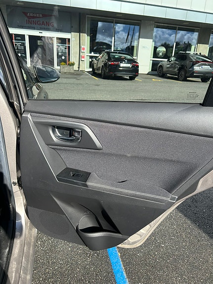 Toyota Auris 8 of 10