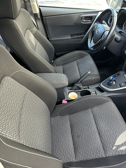 Toyota Auris 7 of 10