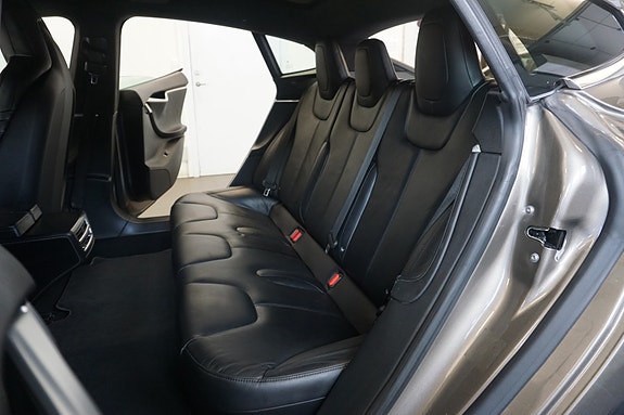 Tesla Model S 27 of 30