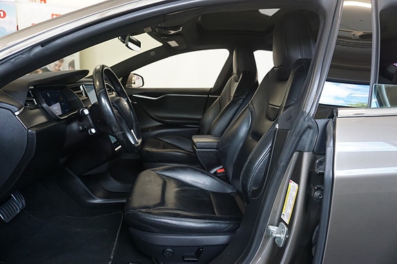 Tesla Model S 29 of 30