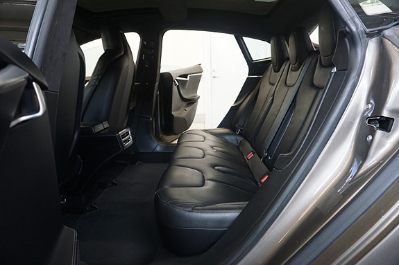 Tesla Model S 26 of 30