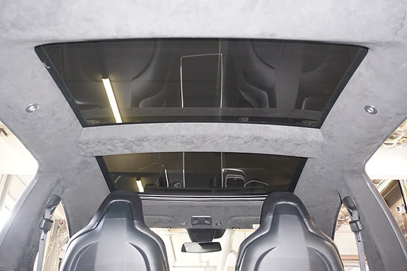 Tesla Model S 20 of 30