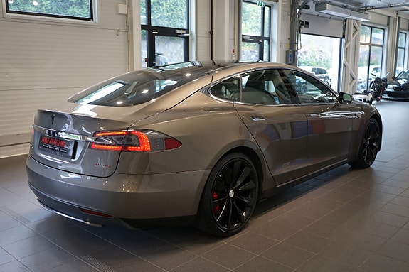 Tesla Model S 9 of 30