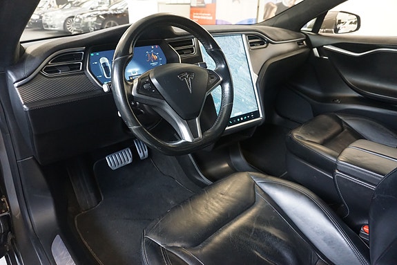 Tesla Model S 28 of 30