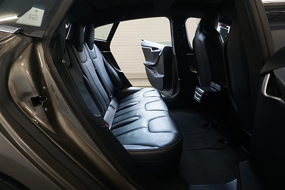Tesla Model S 24 of 30