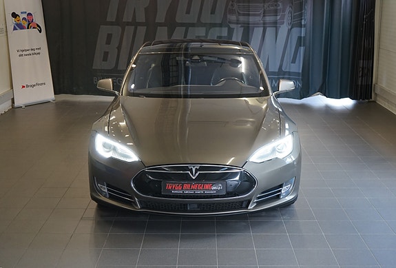 Tesla Model S 14 of 30