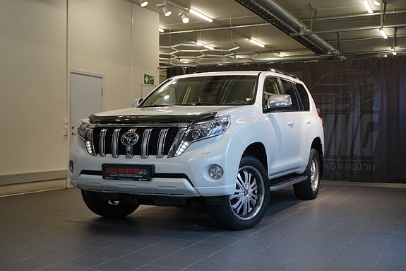 Toyota Land Cruiser 3 of 30
