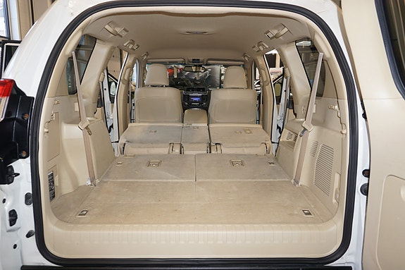 Toyota Land Cruiser 19 of 30