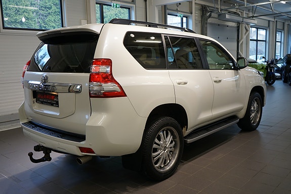 Toyota Land Cruiser 9 of 30