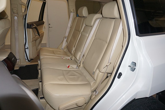 Toyota Land Cruiser 27 of 30