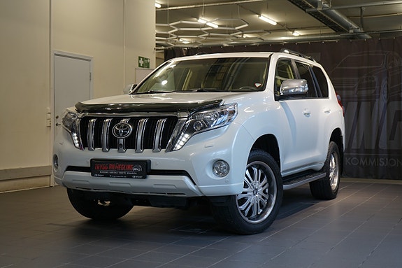 Toyota Land Cruiser 2 of 30