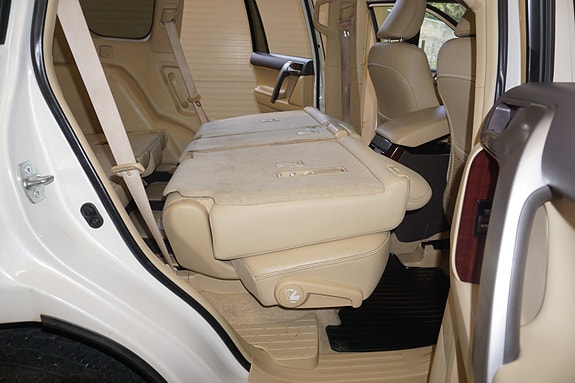 Toyota Land Cruiser 22 of 30