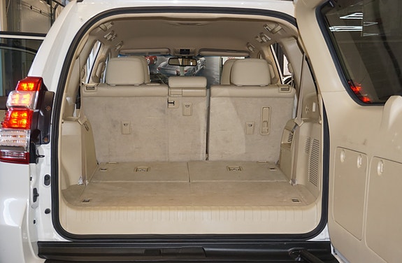 Toyota Land Cruiser 17 of 30