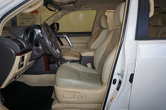 Toyota Land Cruiser 29 of 30