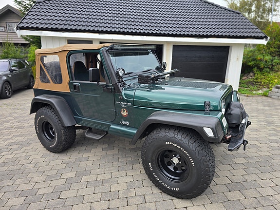 Jeep Wrangler 18 of 30