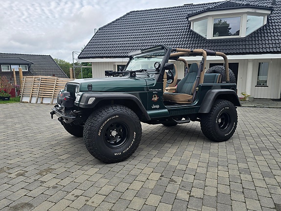 Jeep Wrangler 12 of 30