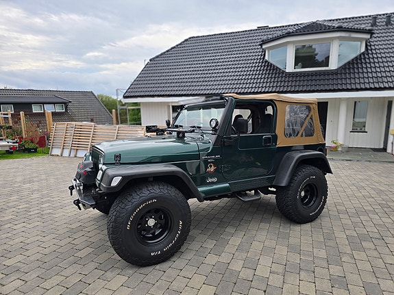 Jeep Wrangler 17 of 30