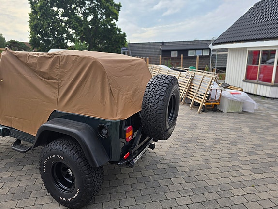 Jeep Wrangler 21 of 30