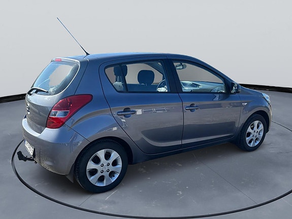 Hyundai i20 5 of 13