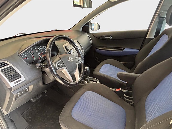 Hyundai i20 9 of 13