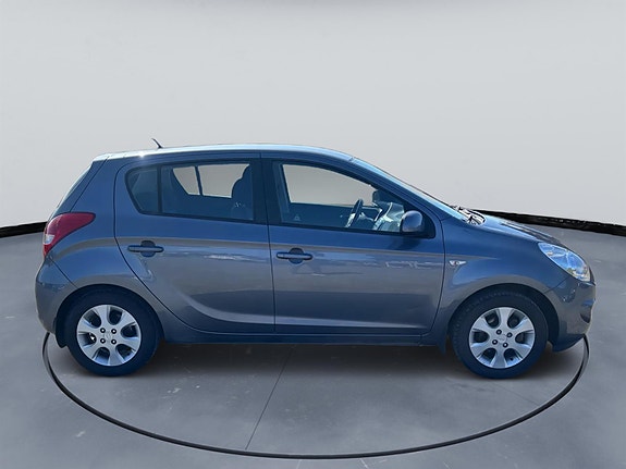 Hyundai i20 6 of 13
