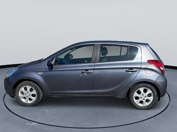 Hyundai i20 2 of 13