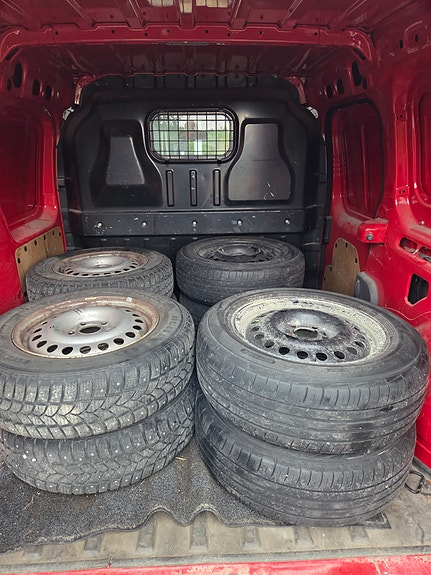 Ford Transit Connect 7 of 8