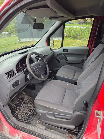 Ford Transit Connect 6 of 8