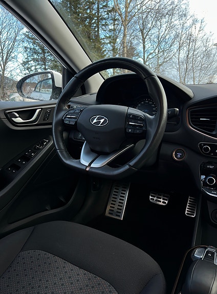 Hyundai IONIQ 3 of 14